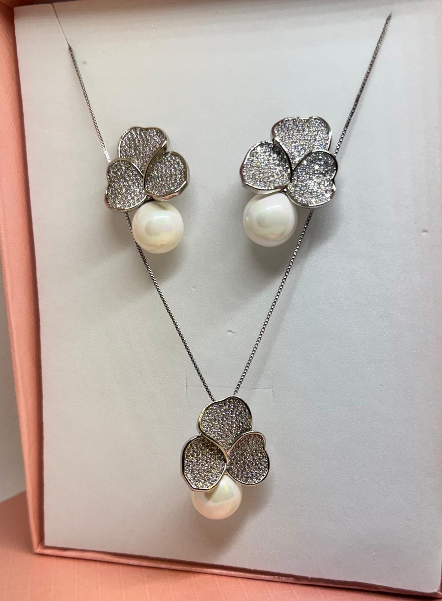 Conjunto floral prata